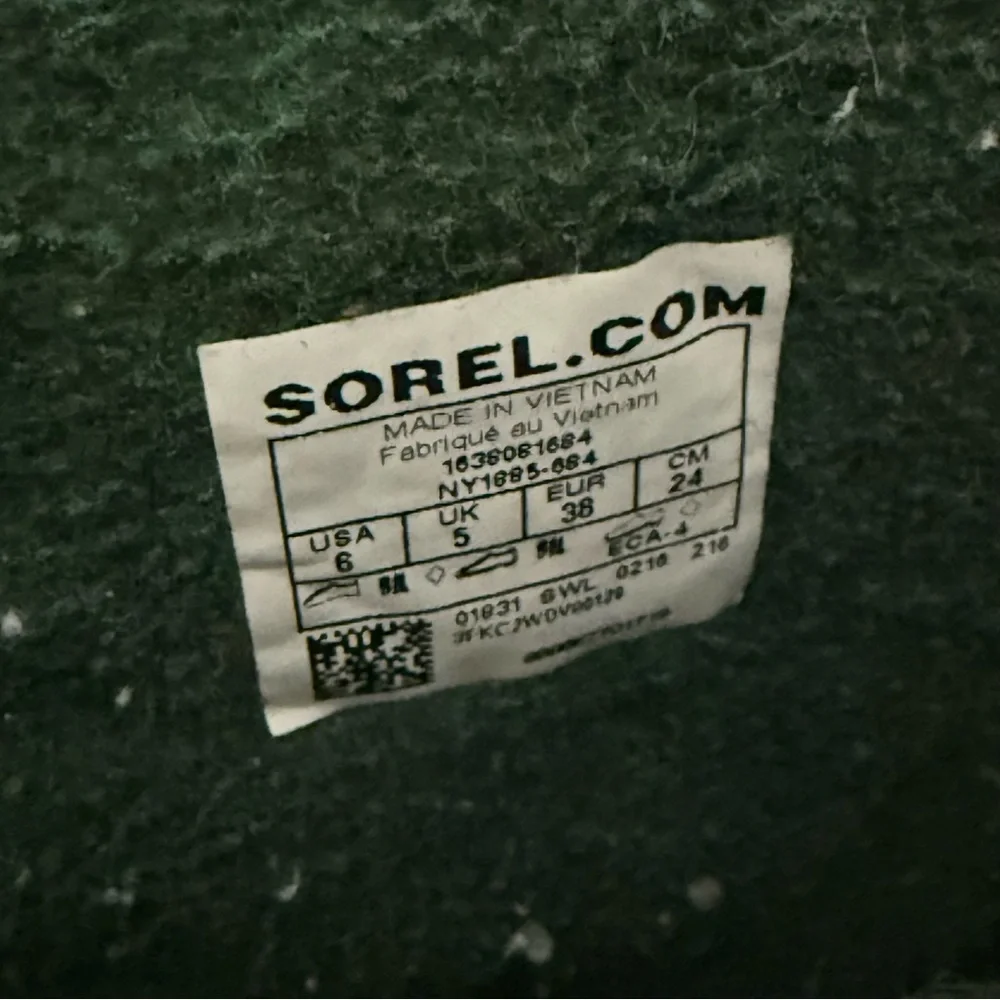 Sorel pink winter